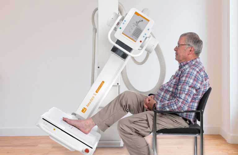 very flexible and partly motorized positioning of the U-arm X-ray stand