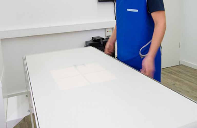 patient positioning table with floating tabletop