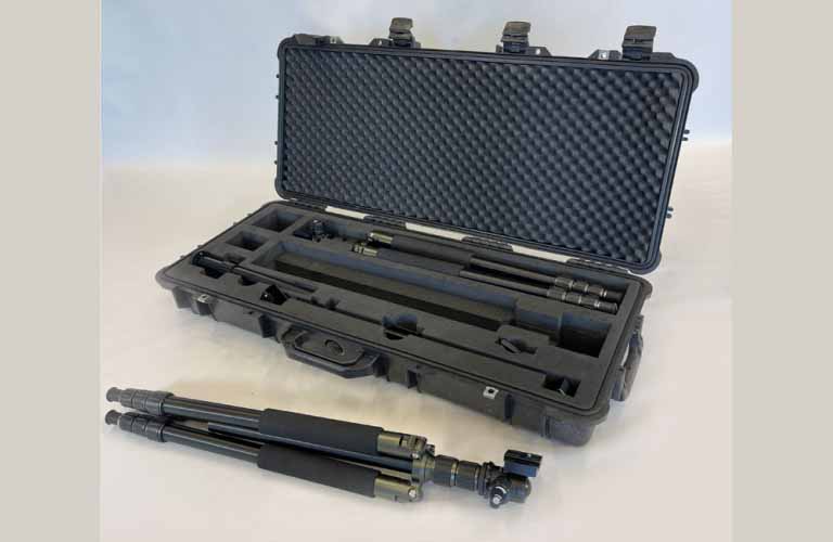 Accessory case with stands, detector holder and various material for comfortable X-ray in the NDT range